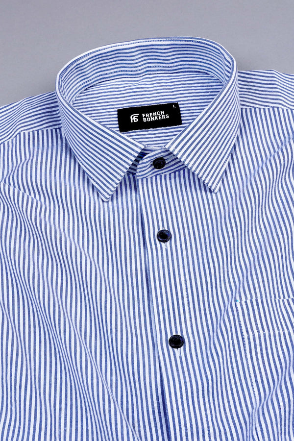 White with blue oxford seersucker texture stripe shirt