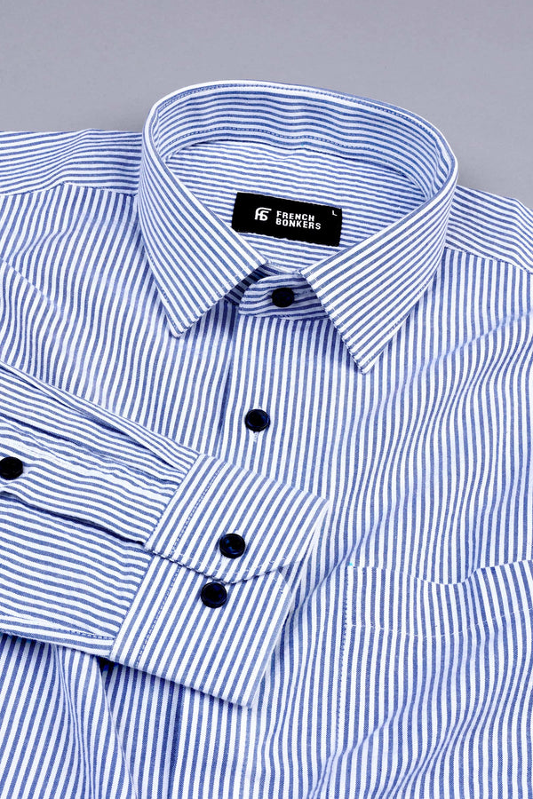 White with blue oxford seersucker texture stripe shirt